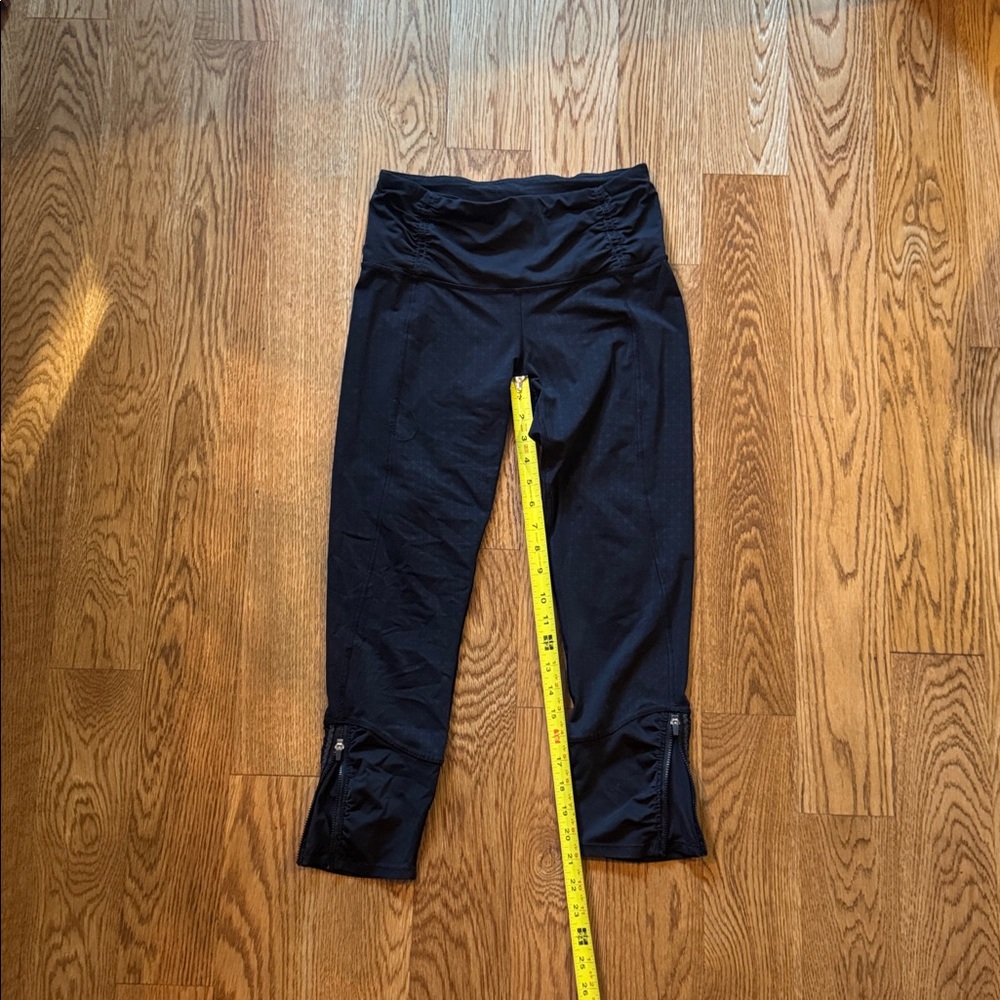 Lululemon Black Cropped Leggings 6